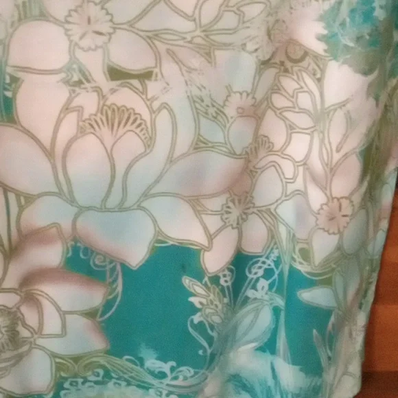 Style & Co Green Multicolored embellished hi-low women's Top Size M - Picture 2 of 5